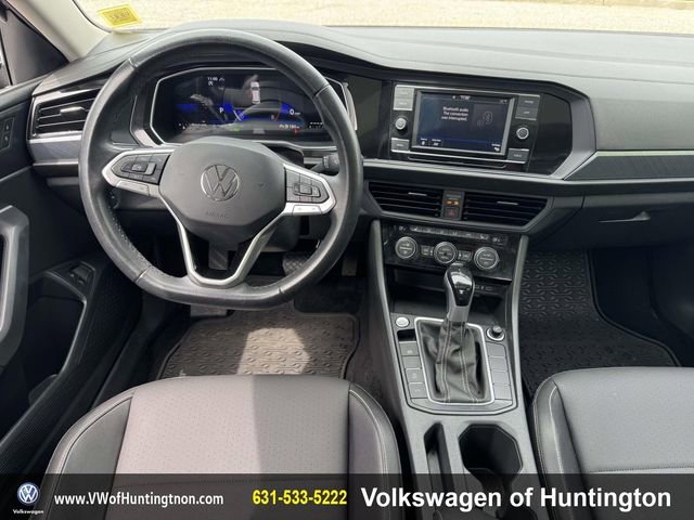 Certified 2023 Volkswagen Jetta SE w/ Panoramic Sunroof Package FWD image 12