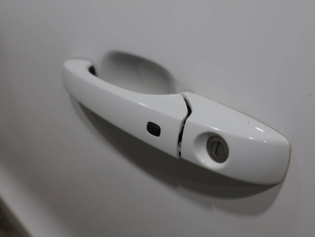 Used 2016 Dodge Durango Limited image 9