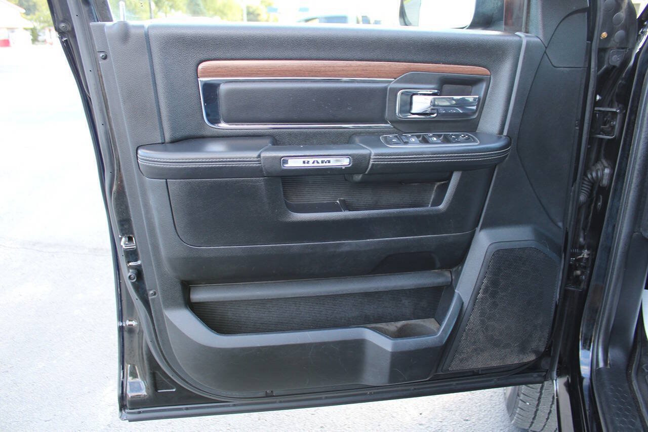 Used 2015 RAM 3500 Laramie w/ Black Appearance Group AWD/4WD image 20