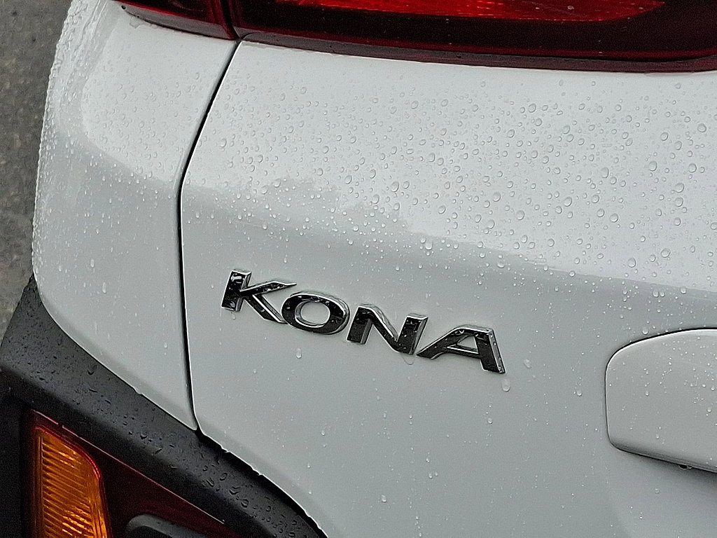 Certified 2021 Hyundai Kona SE w/ Cargo Package AWD/4WD image 23