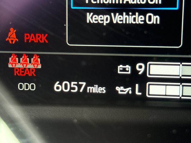 Used 2025 Toyota Tundra Limited AWD/4WD image 28