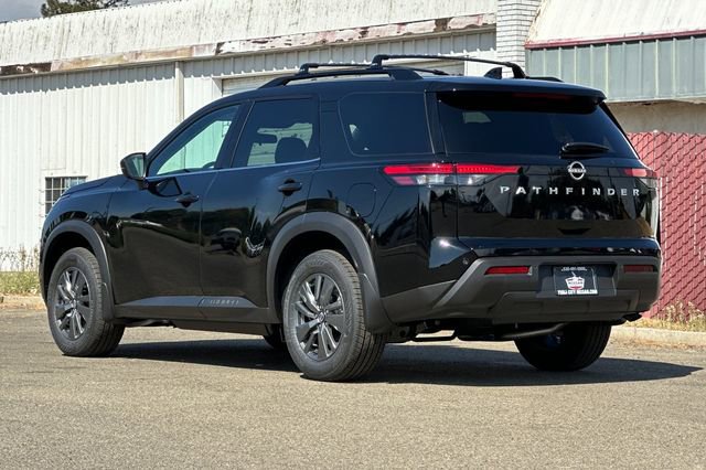 New 2025 Nissan Pathfinder SV image 6
