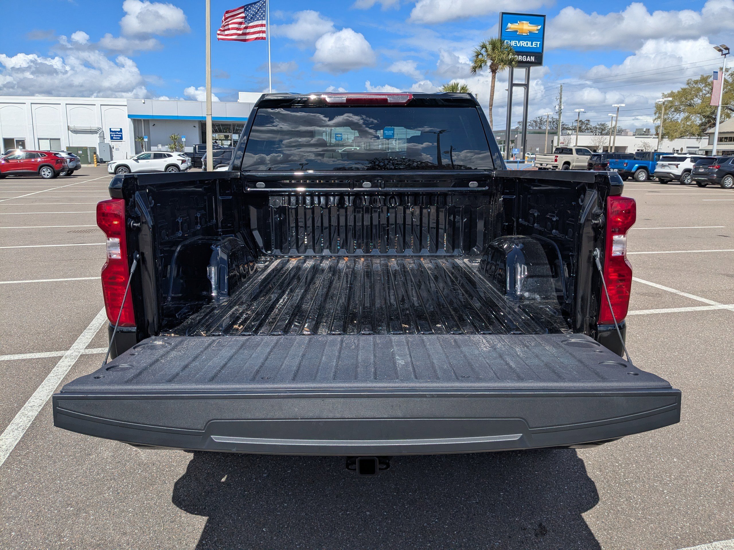Used 2025 Chevrolet Silverado 1500 Custom image 12