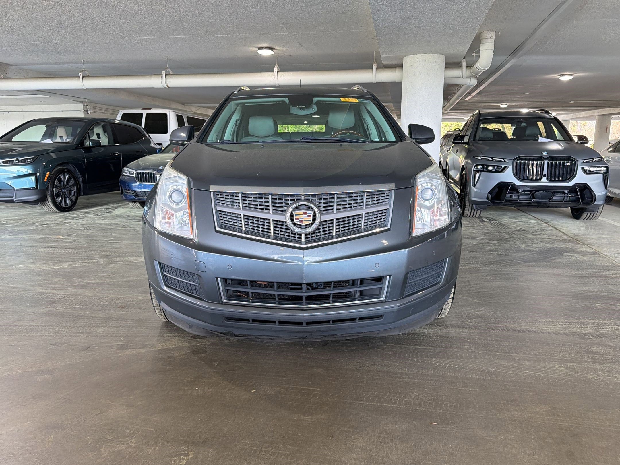Used 2010 Cadillac SRX Luxury image 4