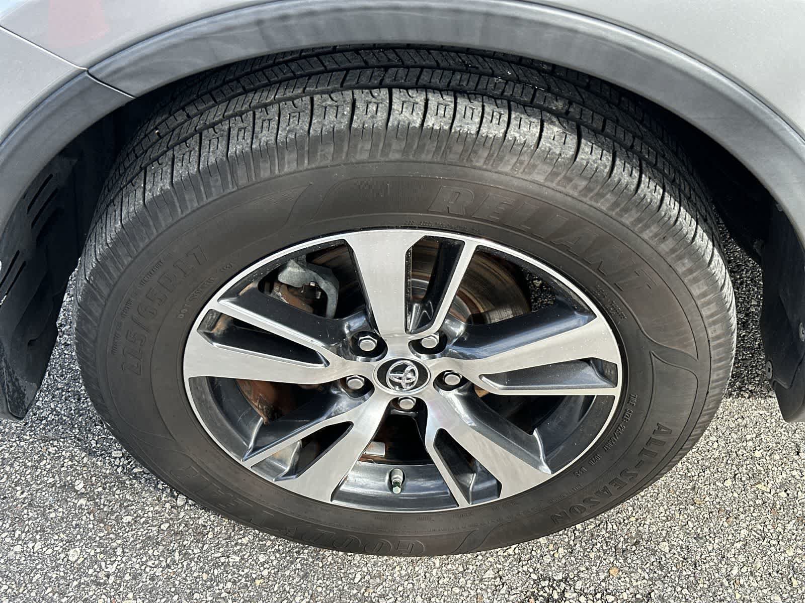 Used 2018 Toyota RAV4 XLE FWD image 13