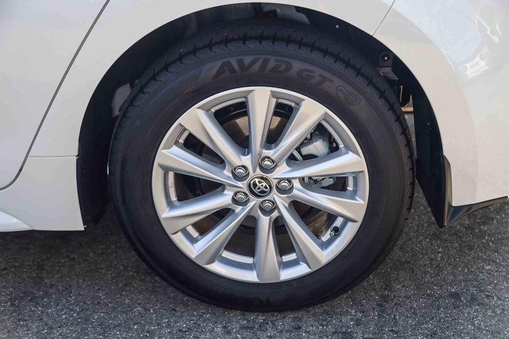 Used 2026 Toyota Corolla SE FWD image 9