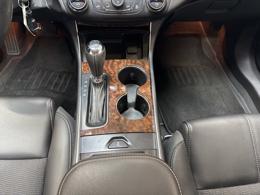 Used 2015 Chevrolet Impala LT w/ Convenience Package image 22