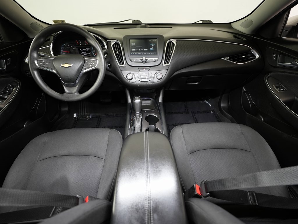 Used 2018 Chevrolet Malibu LT image 19