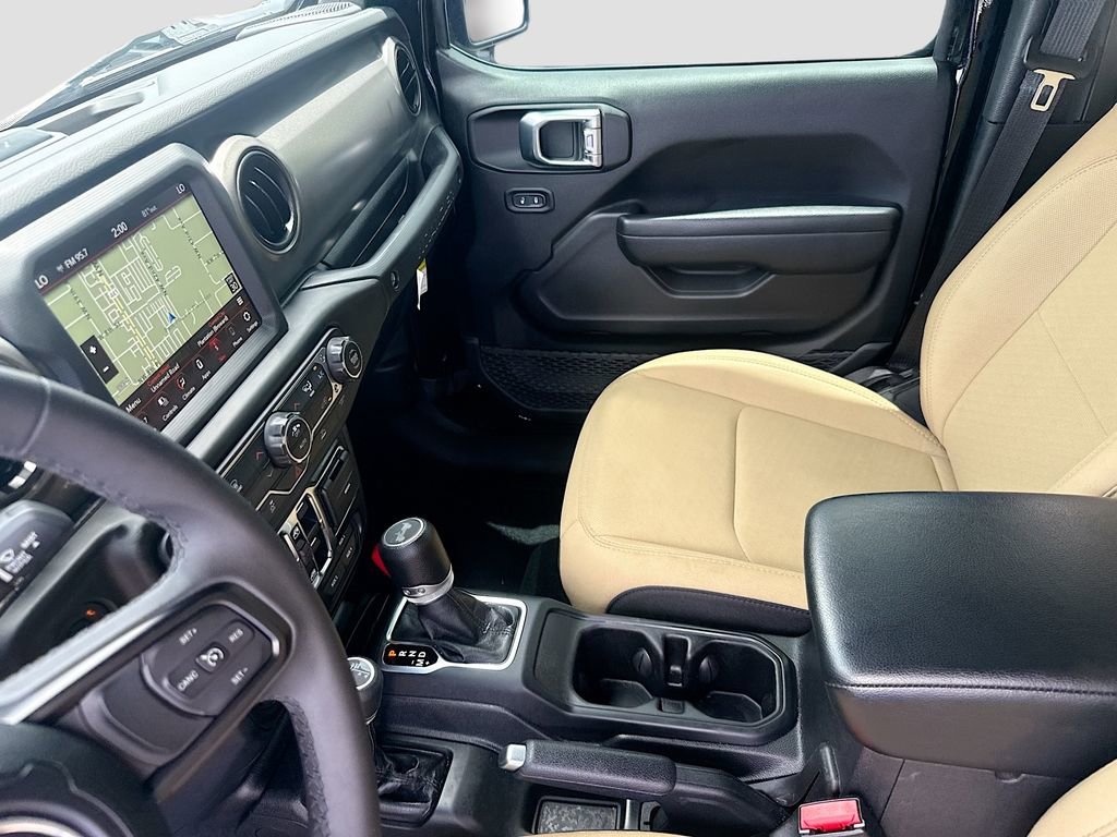 Used 2023 Jeep Wrangler Unlimited w/ Sun & Screen Package AWD/4WD image 26
