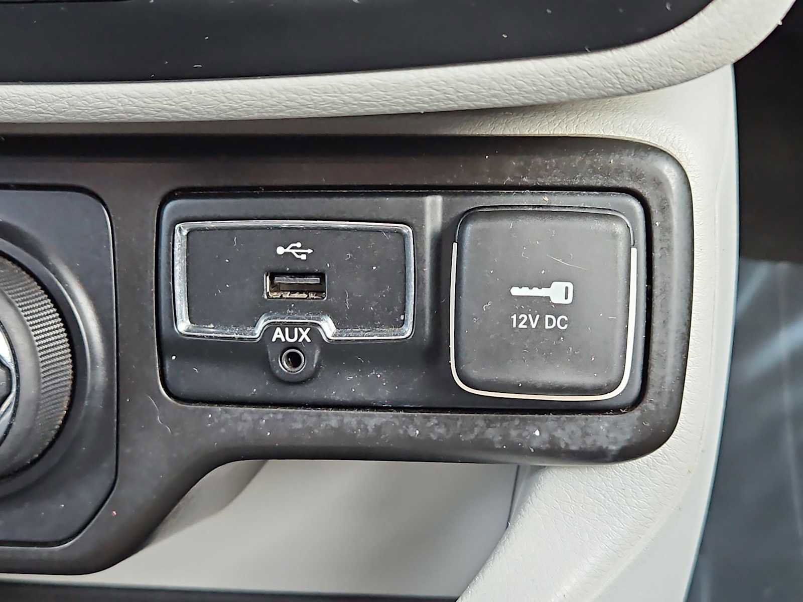 Used 2022 Jeep Renegade Latitude w/ Convenience Group image 46