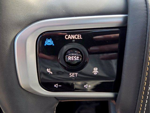 Used 2025 Nissan Armada Platinum Reserve RWD image 36