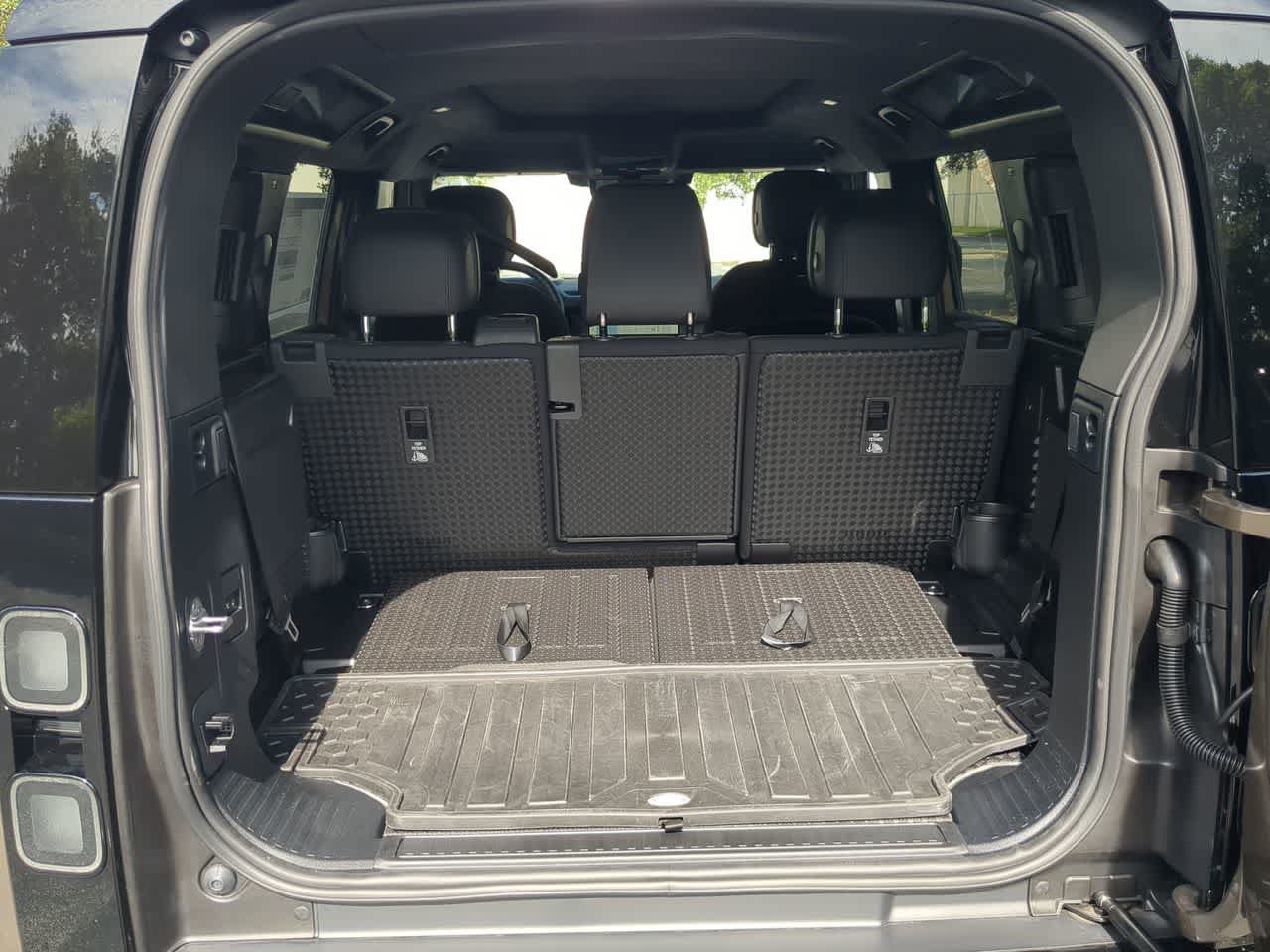 New 2026 Land Rover Defender 110 X AWD/4WD image 36