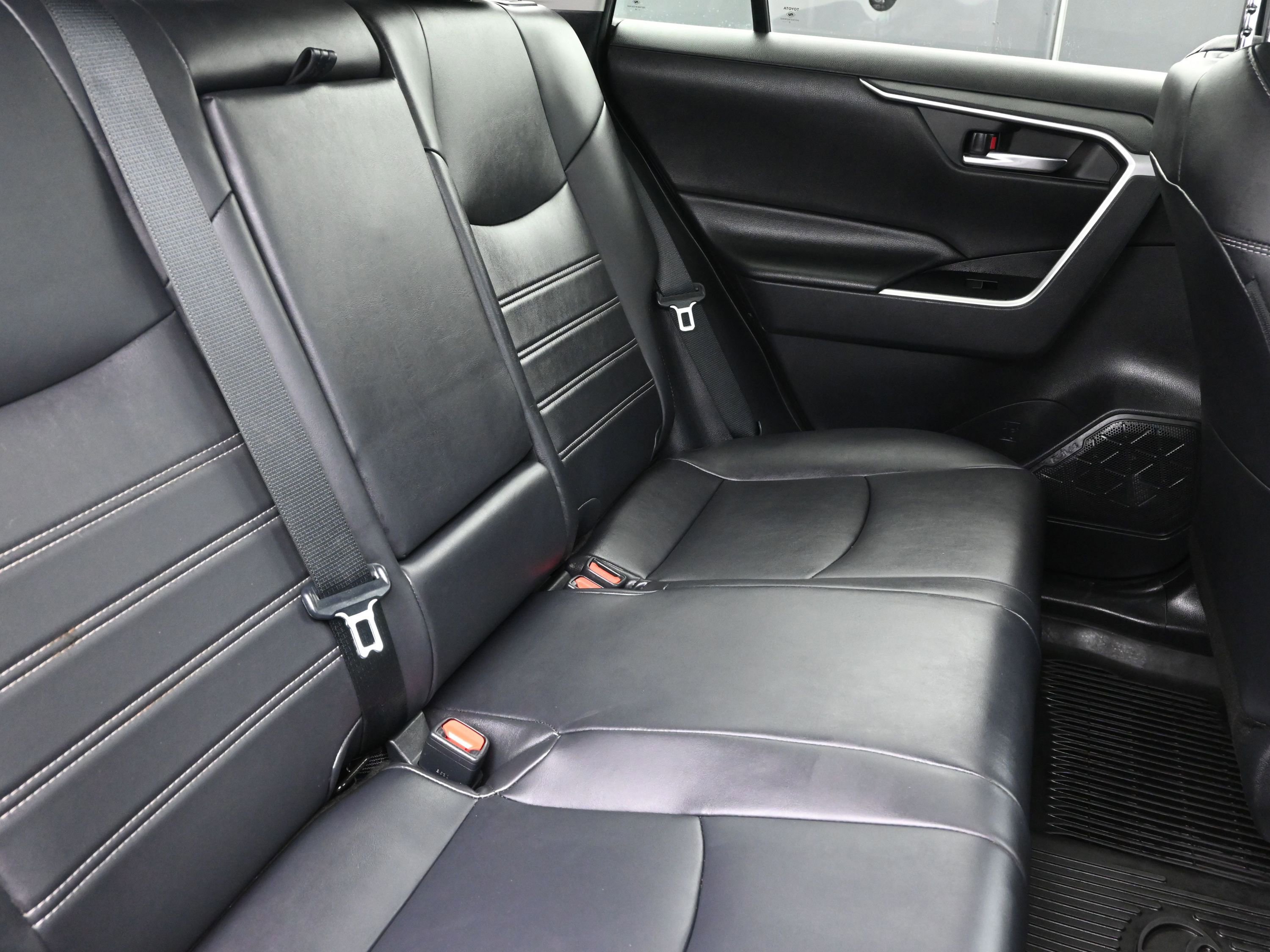 Used 2019 Toyota RAV4 XLE Premium image 25