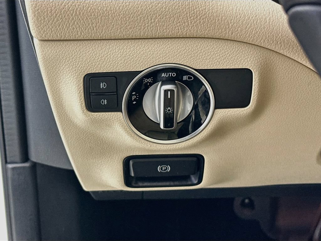 Used 2020 Mercedes-Benz GLA 250 4MATIC image 10