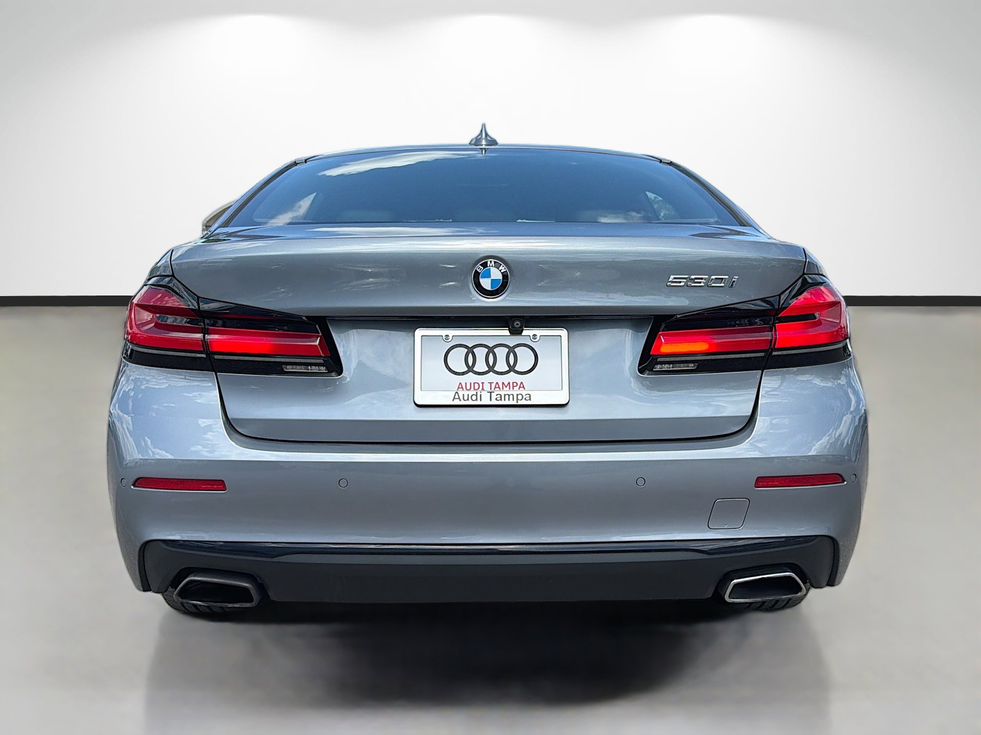 Used 2021 BMW 530i w/ Convenience Package image 4