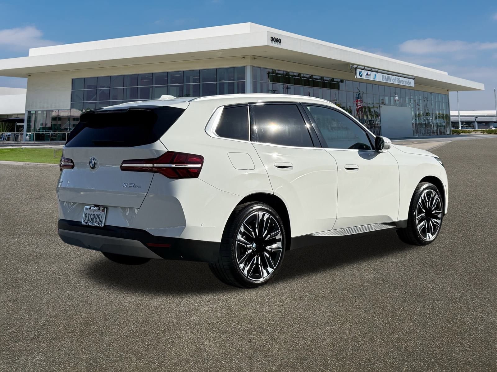 Used 2025 BMW X3 xDrive30i w/ Premium Package image 11