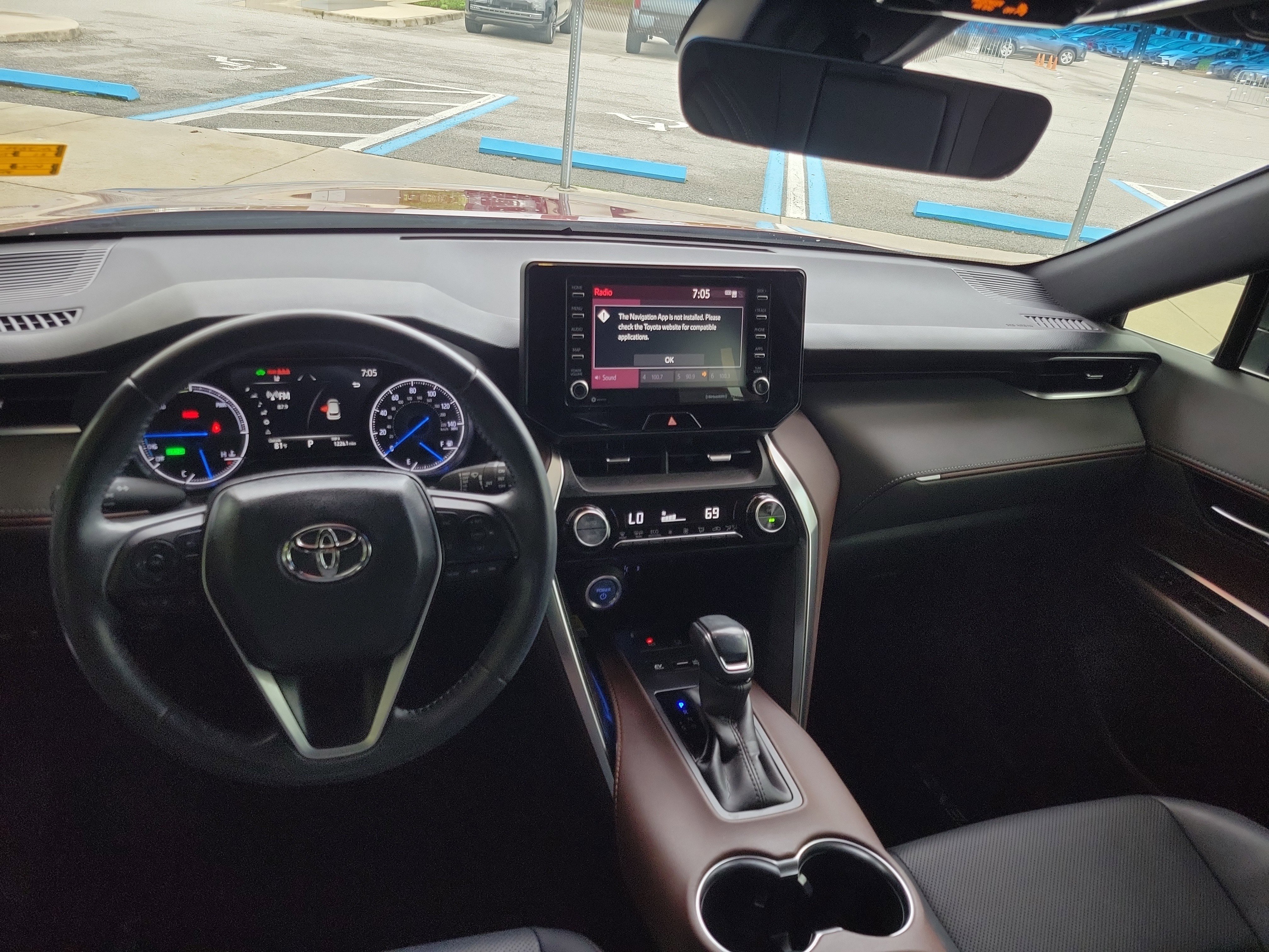 Certified 2021 Toyota Venza XLE image 23