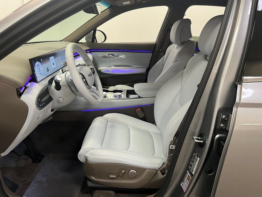 New 2027 Genesis GV70 2.5T Advanced AWD/4WD image 9