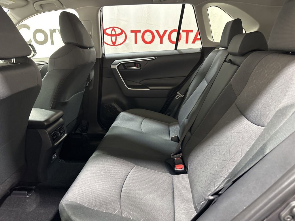 Used 2025 Toyota RAV4 XLE image 18
