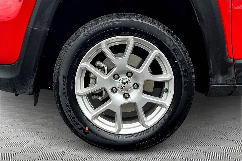 Used 2022 Jeep Renegade Latitude image 9