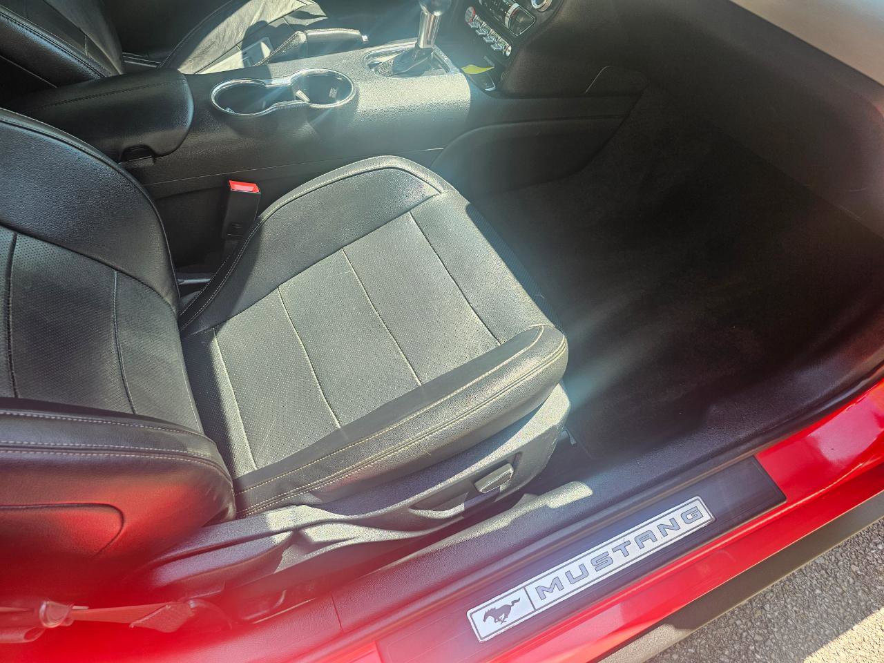 Used 2016 Ford Mustang Premium RWD image 17