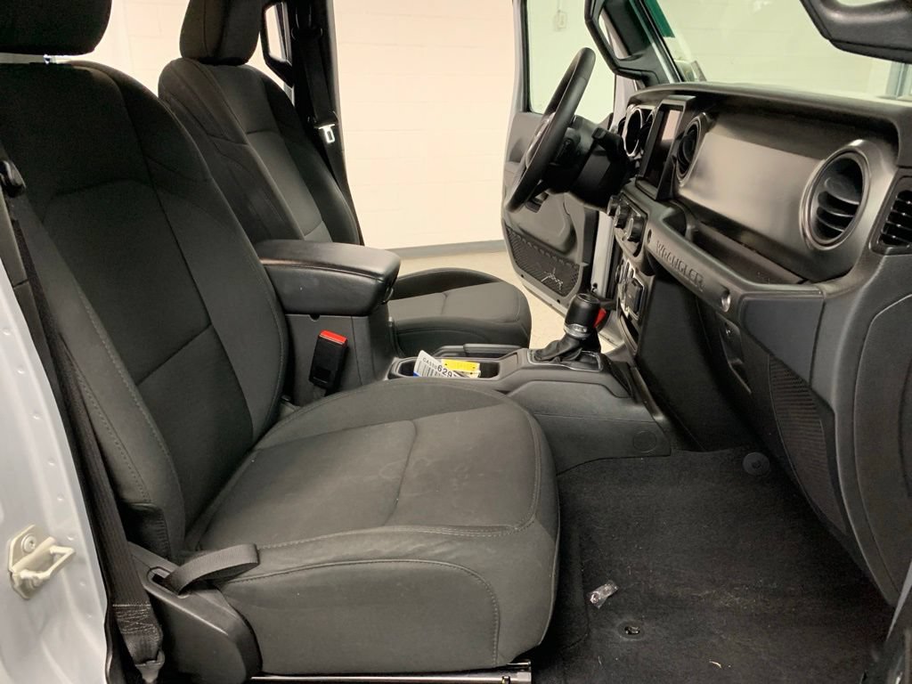Certified 2023 Jeep Wrangler Unlimited w/ Sun & Screen Package AWD/4WD image 7