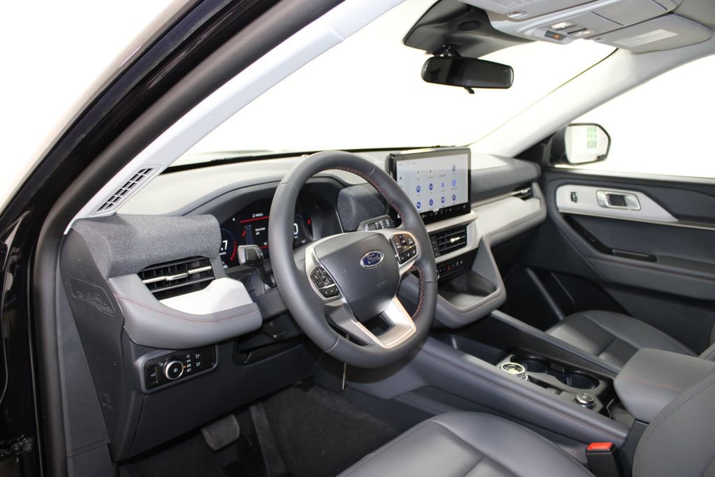 New 2026 Ford Explorer Active RWD image 23