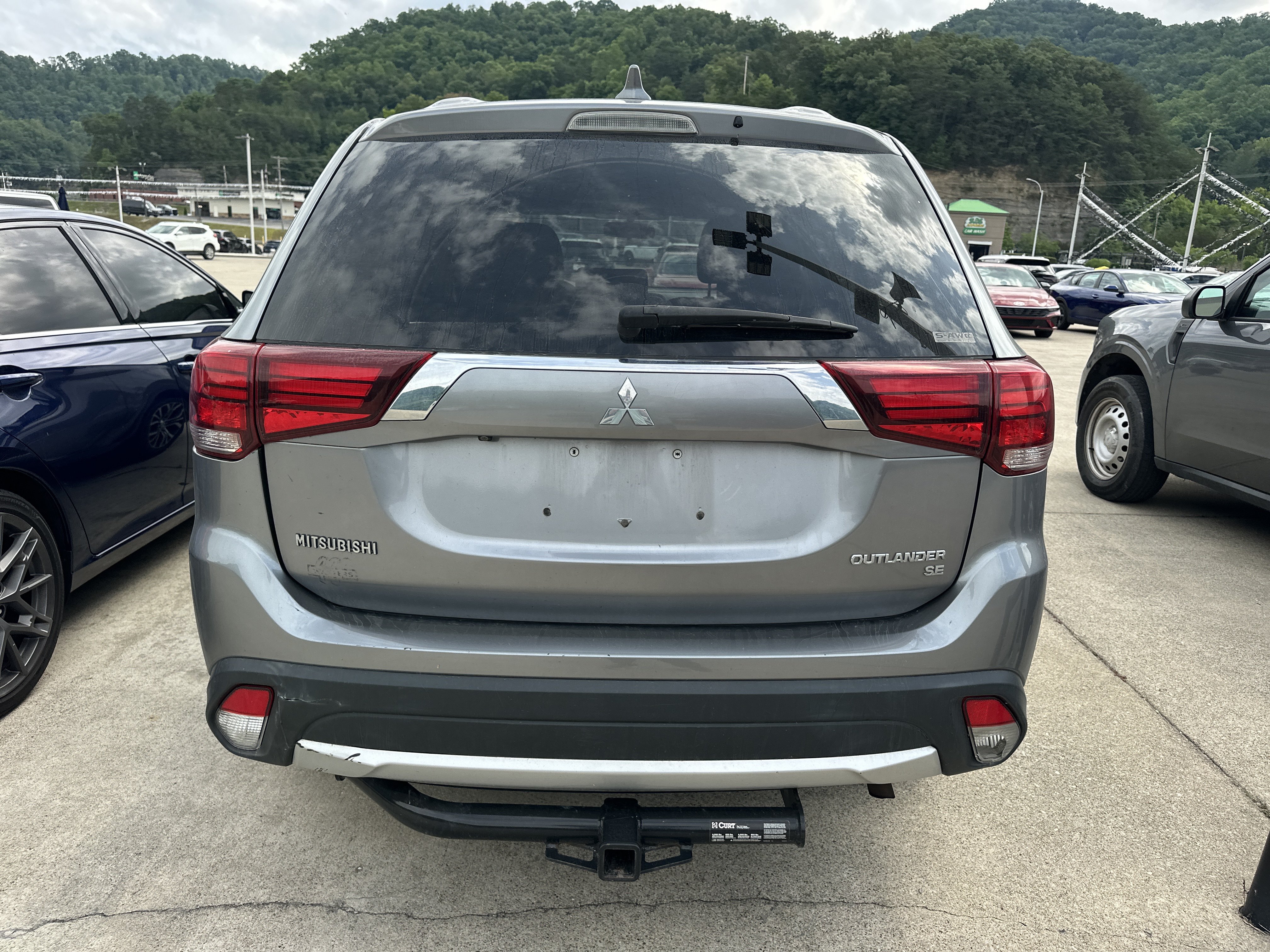 Used 2018 Mitsubishi Outlander SE AWD/4WD image 3