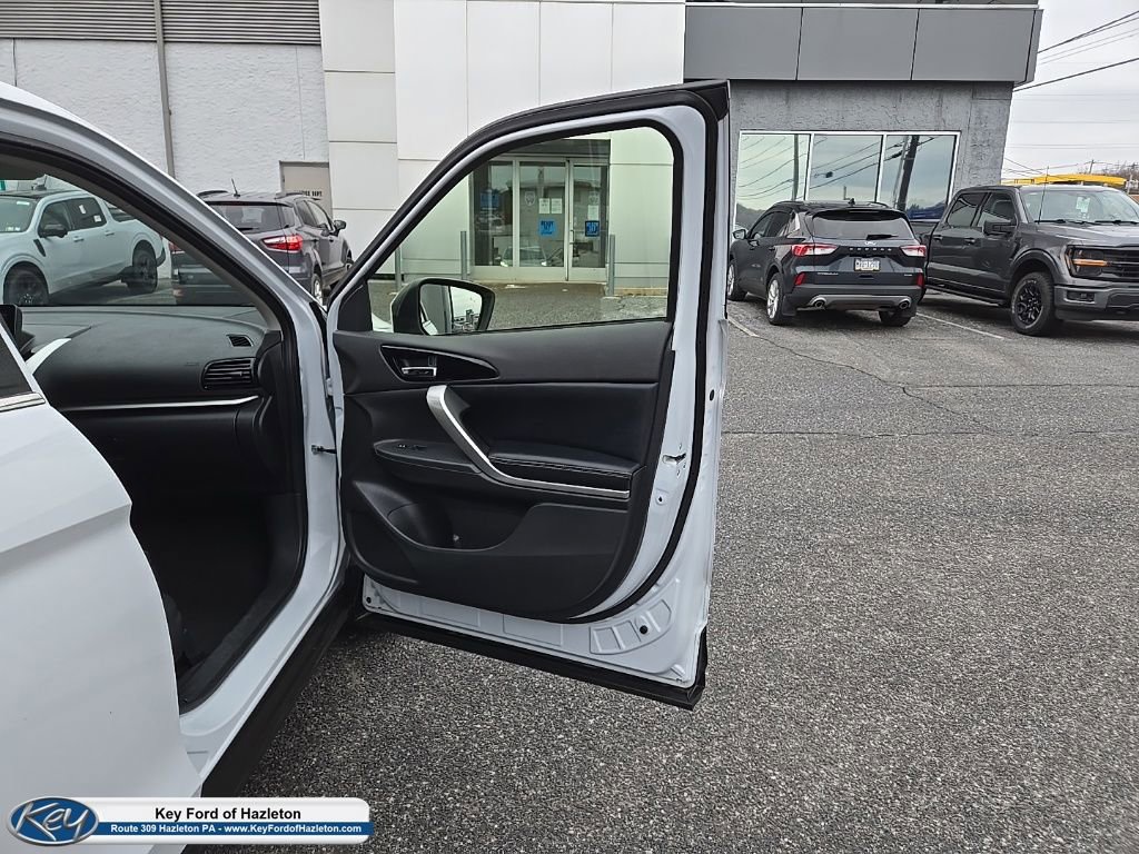 Used 2024 Mitsubishi Eclipse Cross SE image 19