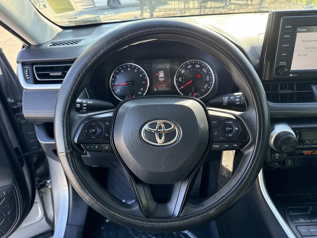 Used 2022 Toyota RAV4 LE image 28