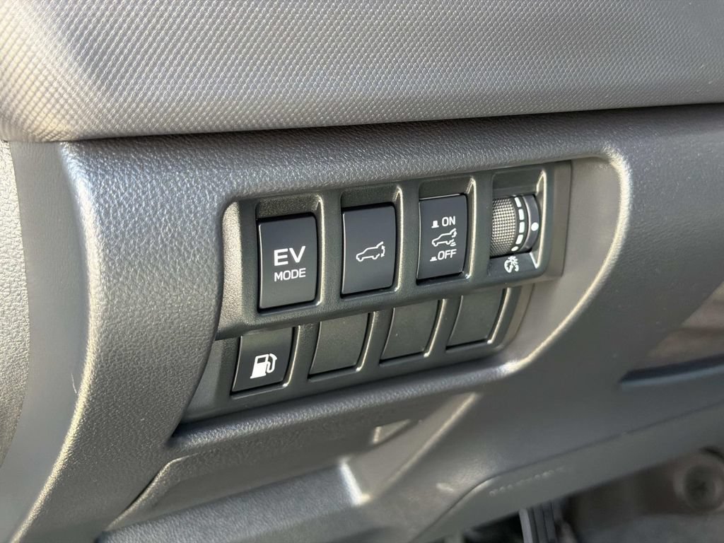 Used 2025 Subaru Forester Limited AWD/4WD image 23