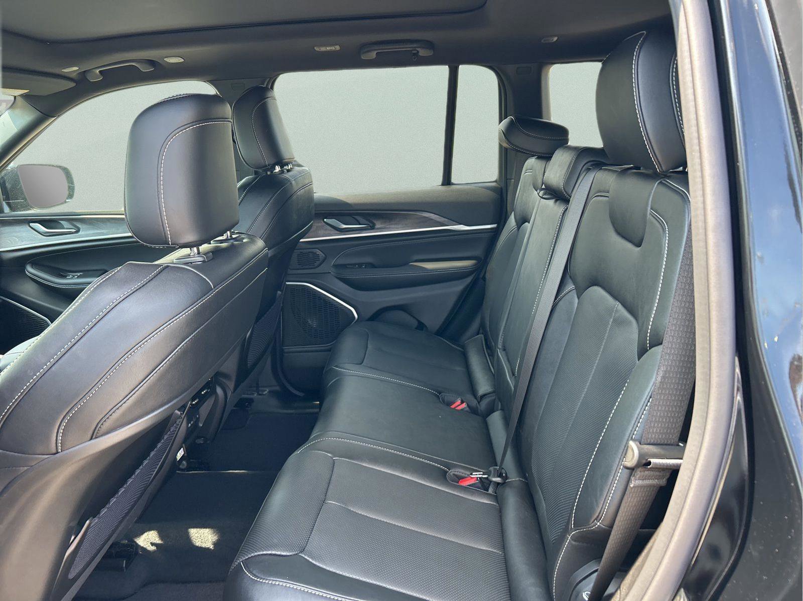 New 2026 Jeep Grand Cherokee Limited Reserve image 10