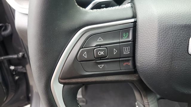 Used 2024 Jeep Grand Cherokee Limited AWD/4WD image 11