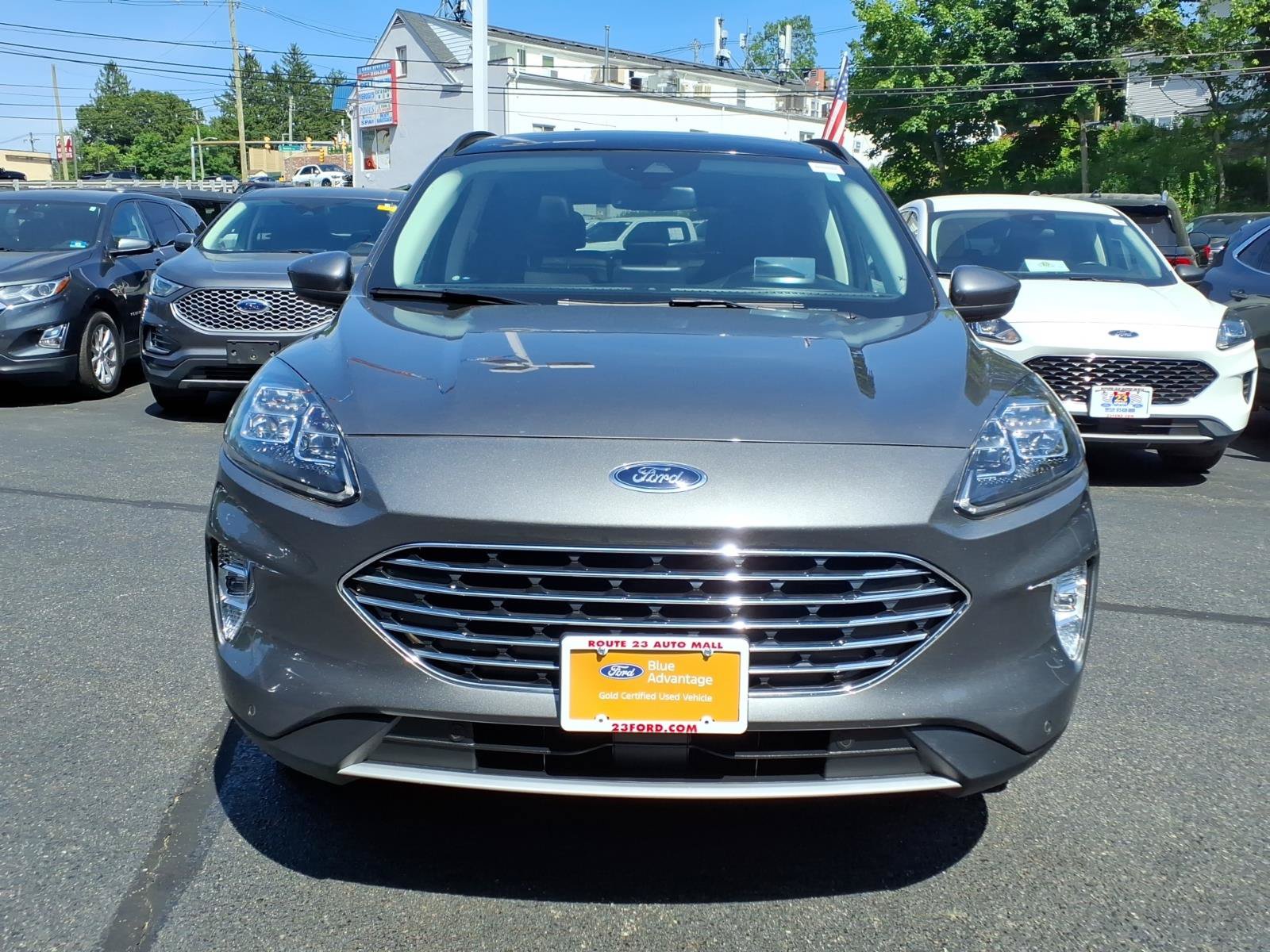 Certified 2022 Ford Escape Titanium w/ Titanium Premium Package FWD image 2