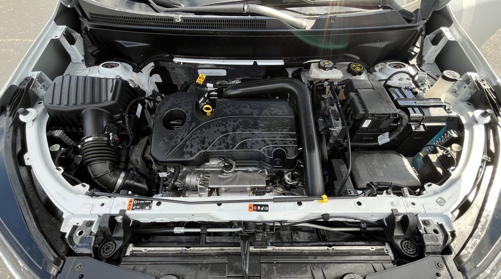 Certified 2024 Chevrolet Equinox LT w/ LPO, Floor Liner Package FWD image 8