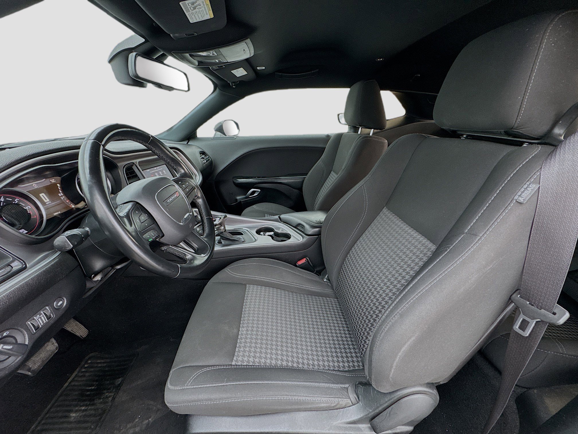 Used 2019 Dodge Challenger SXT RWD image 13
