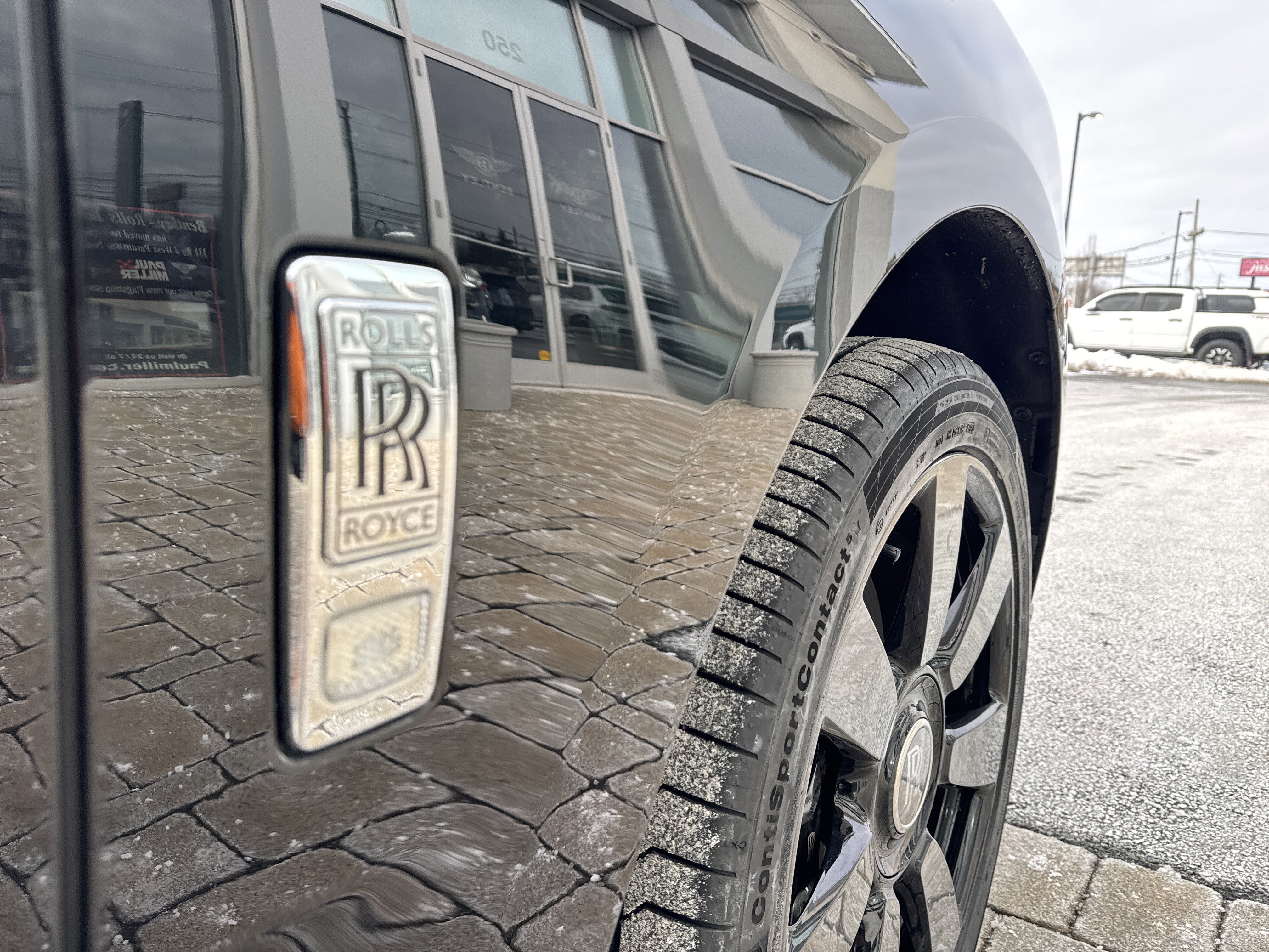 Certified 2024 Rolls-Royce Cullinan image 45