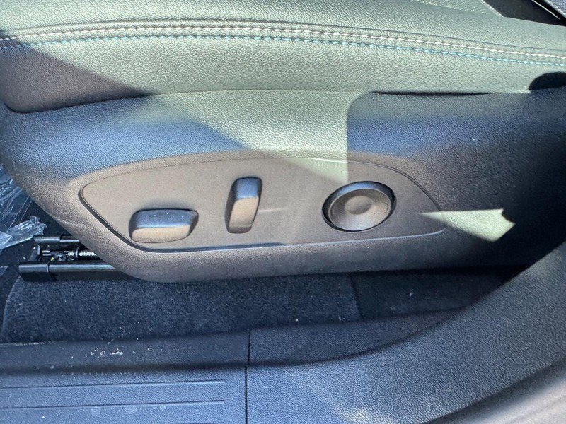 New 2026 Chevrolet Equinox EV LT image 11