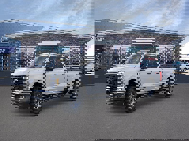 New 2025 Ford F350 XL w/ FX4 Off-Road Package
