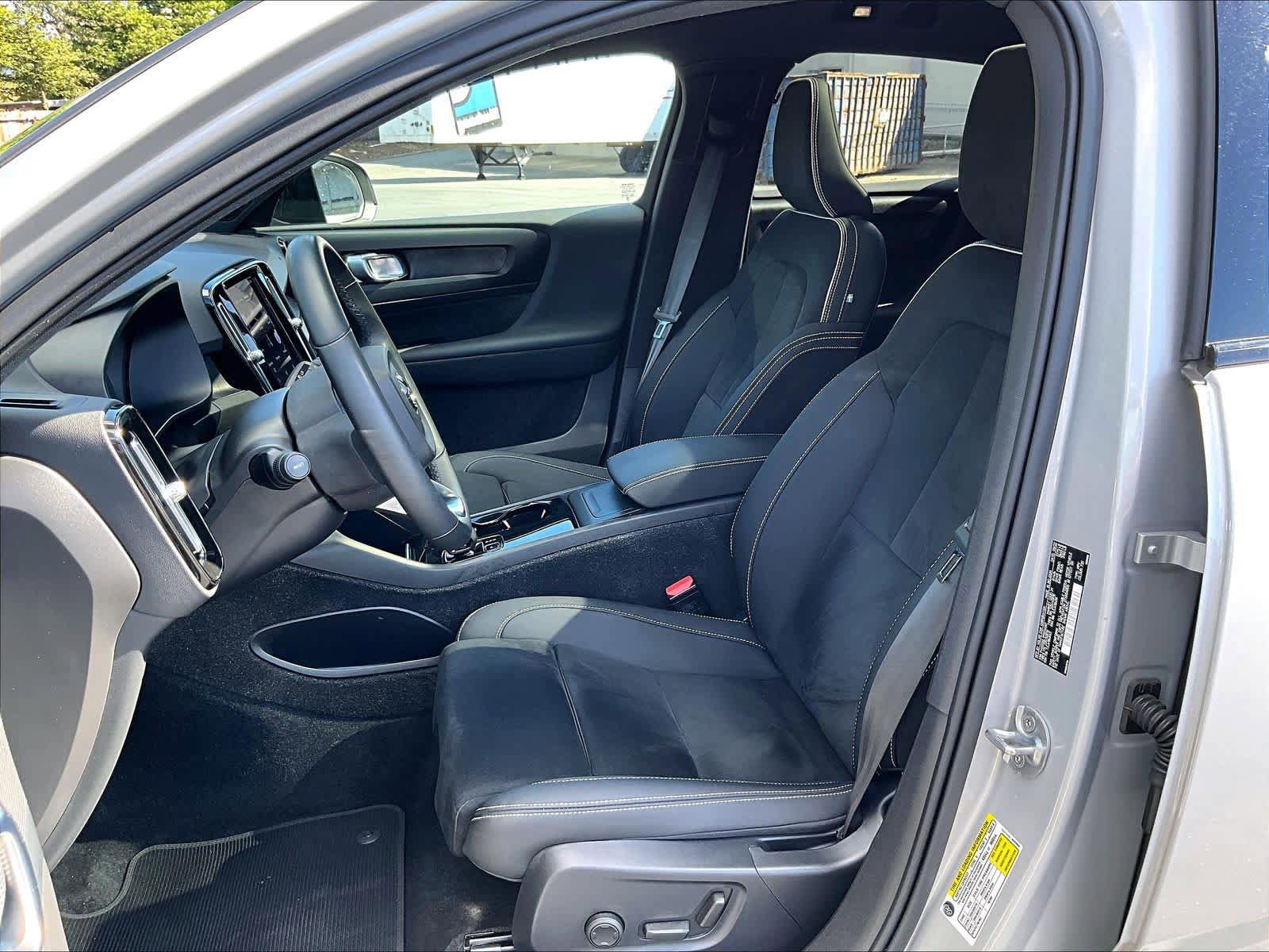 Used 2023 Volvo C40 P8 Recharge Plus AWD/4WD image 28