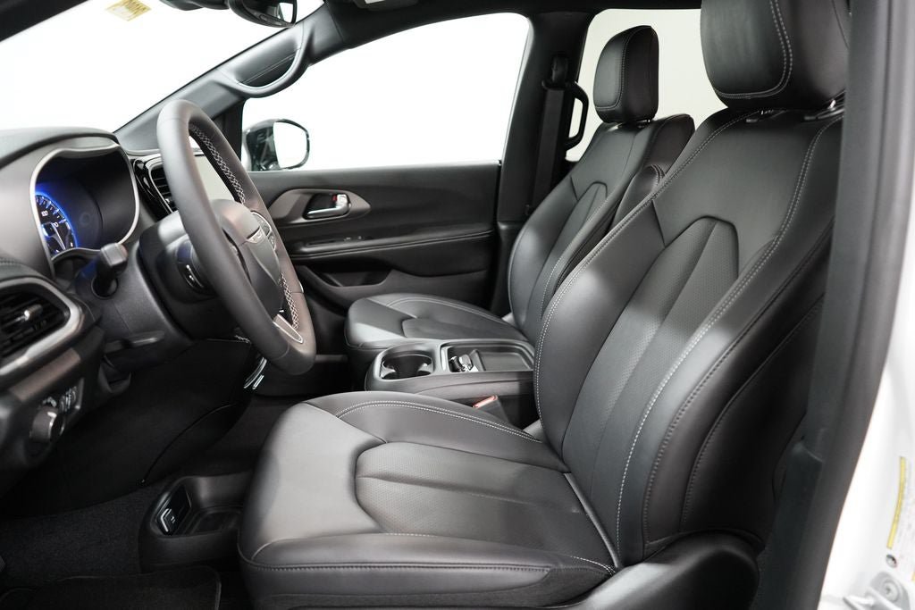 New 2027 Chrysler Pacifica Select FWD image 9