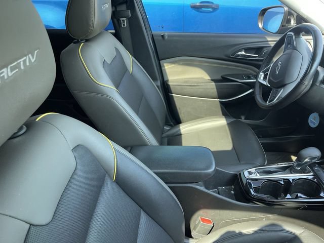 Certified 2025 Chevrolet Trax ACTIV w/ Sunroof Package FWD image 12