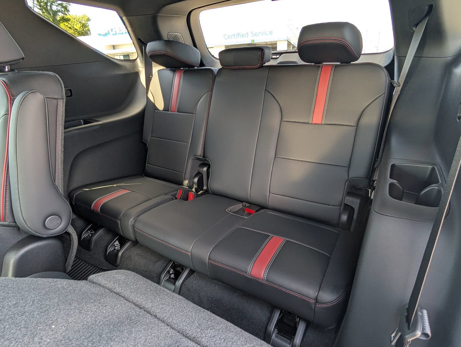 New 2027 Chevrolet Traverse RS w/ LPO, Floor Liner Package FWD image 13