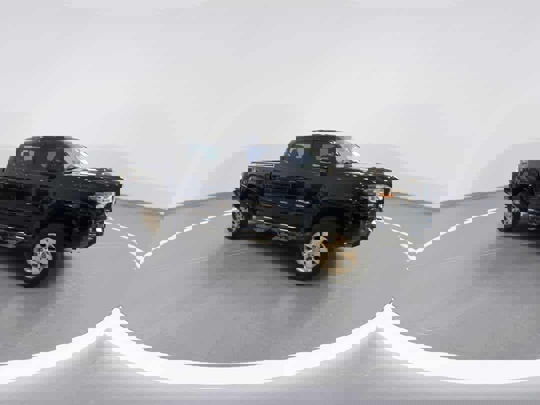 Used 2019 Toyota Tacoma TRD Sport image 2