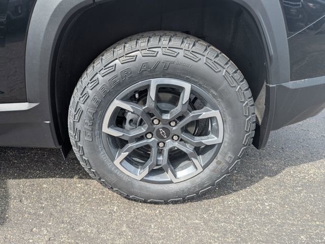 New 2026 Chevrolet Equinox ACTIV w/ Convenience Package III FWD image 24