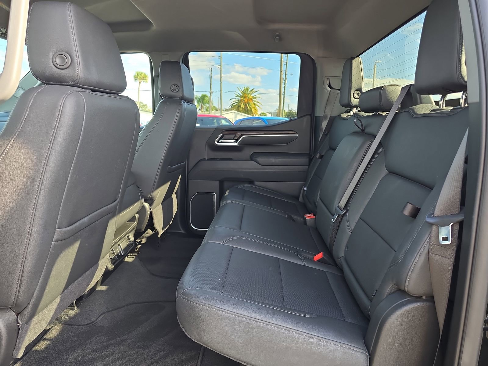 Used 2025 GMC Sierra 1500 SLT image 13