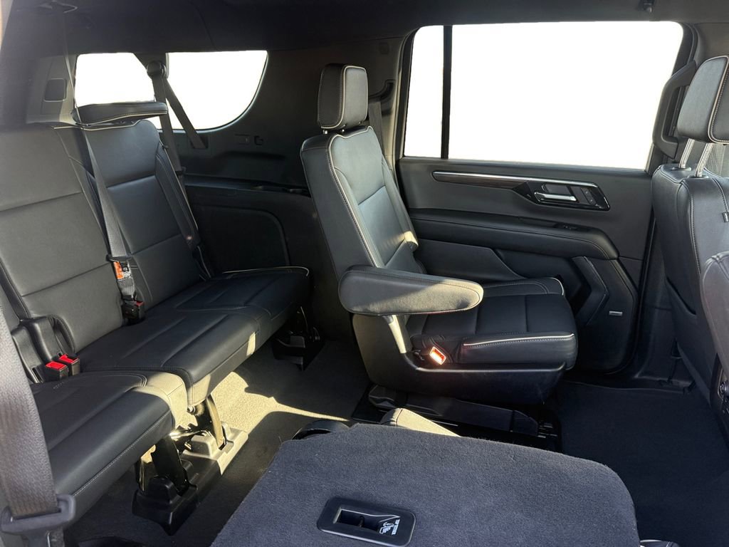 Certified 2025 Chevrolet Suburban Premier RWD image 18