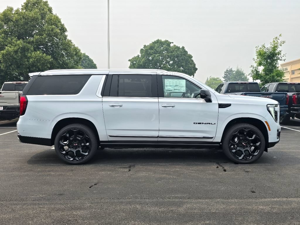 New 2026 GMC Yukon XL Denali Ultimate AWD/4WD image 7