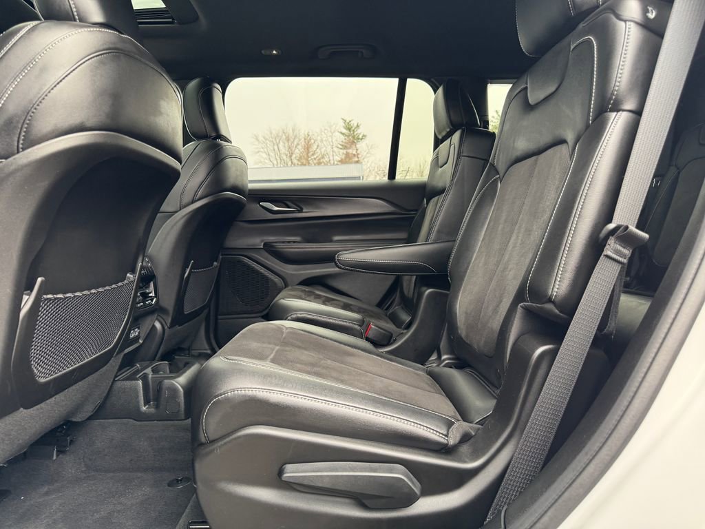 Used 2023 Jeep Grand Cherokee L Laredo AWD/4WD image 35