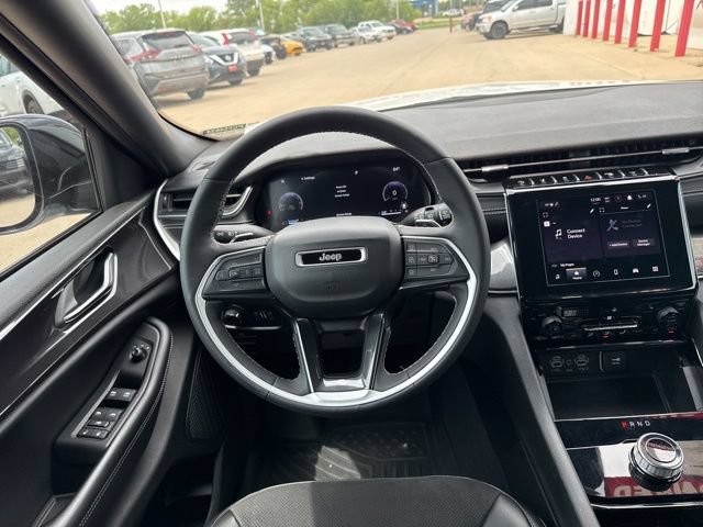 Used 2023 Jeep Grand Cherokee Altitude AWD/4WD image 26